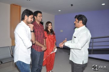Balakrishna Watches Oohalu Gusagusalaade Movie